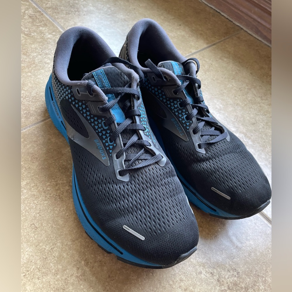 Brooks ghost running shoes